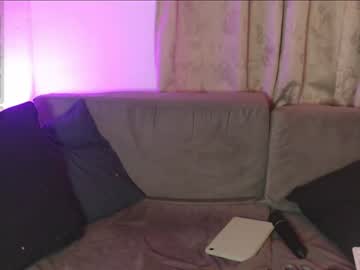 laura, live webcam girl, age 21, from CO, streaming now, tattoo, lovensevibrator