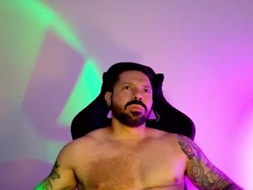 Pierre, live webcam girl, age 37, from CO, streaming now, straight, muscle