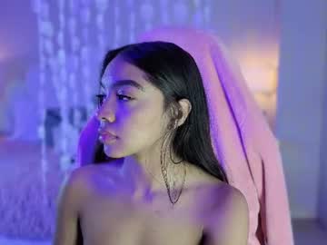 Pocahontas, live webcam girl, age 20, from CO, streaming now, fuckmachine, twerk