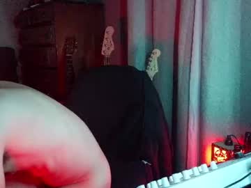 Ask me, live webcam girl, age 37, from US, streaming now, party, smoke