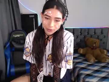 Cris, live webcam girl, age 25, from CO, streaming now, femboy, shy