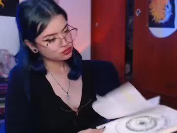 Tiffany🥰(independent model), live webcam girl, age 22, from CO, streaming now, goth, ahegao