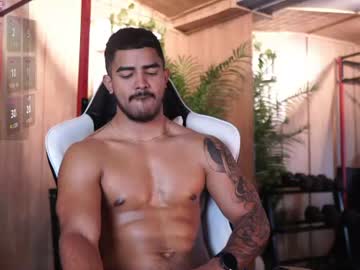 Reik, live webcam girl, age 25, from CO, streaming now, bigcock, muscle