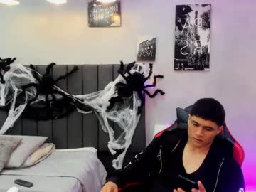 Roan Birkin, live webcam girl, age 20, from CO, streaming now, latino, bigcock