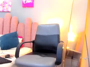 rosevalentiine_, live webcam girl, age 33, from CO, streaming now, muscles, ebony