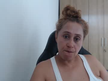 Roxana, live webcam girl, age 39, from CO, streaming now, milf, blonde