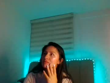 Scarrletfoxx_❤️, live webcam girl, from CO, streaming now, smalltits, mature