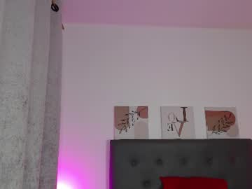 Samantha, live webcam girl, age 34, from CO, streaming now, ridedildo, saliva
