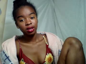 sandrina08, live webcam girl, age 20, from MG, streaming now