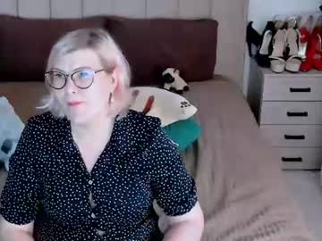 Sabrina MacMarren, live webcam girl, age 55, streaming now, mature, foot