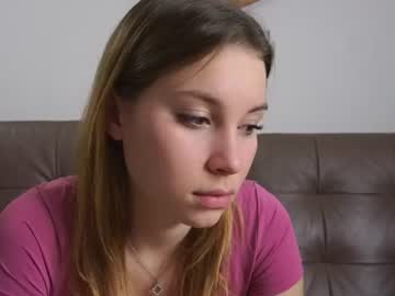 Ariel, live webcam girl, age 18, from MX, streaming now, smalltits, 18