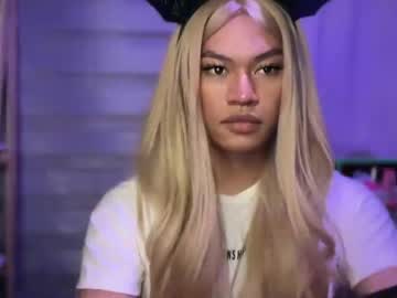 Maeve, live webcam girl, age 24, from US, streaming now, pussy, smoke