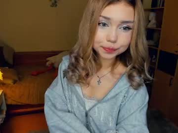 Bonnie, live webcam girl, age 18, streaming now, shy, new