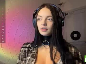 Olivia, live webcam girl, age 18, streaming now, shy, new