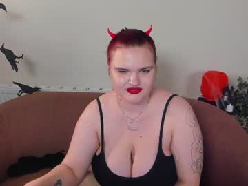 Aisha, live webcam girl, age 18, streaming now, bigass, bigtits