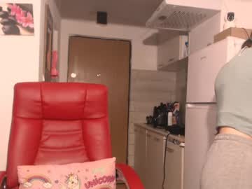 simyhvn, live webcam girl, age 22, from RO, streaming now