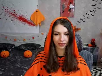 Kelly, live webcam girl, age 24, streaming now, halloween, young
