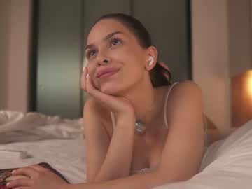 Sofia, live webcam girl, age 23, streaming now, feet, brunette