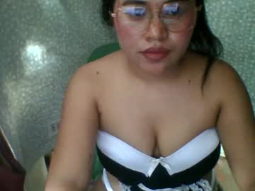 Issa, live webcam girl, age 25, from PH, streaming now, dirtytalk, kinky
