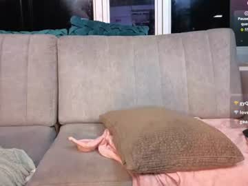 🌸Sophi🌸, live webcam girl, age 19, from CO, streaming now, couple, domi2