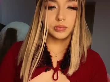 Sophia, live webcam girl, age 24, from CO, streaming now, latina, deepthroat