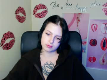 Ivy, live webcam girl, age 21, streaming now, piercednipples, shorthair