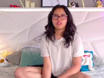 SUKI🍬🍦YOU DONUT, live webcam girl, age 19, from CO, streaming now, daddysgirl, smalltits