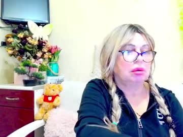 SusiexNoreen, live webcam girl, age 49, from UA, streaming now, cute, new