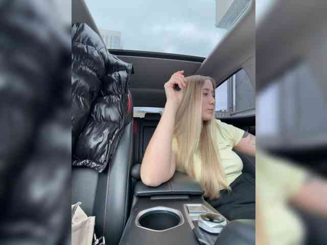 Svetlana____, live webcam girl, age 19, from Россия, streaming now, pijpbeurt, chatten