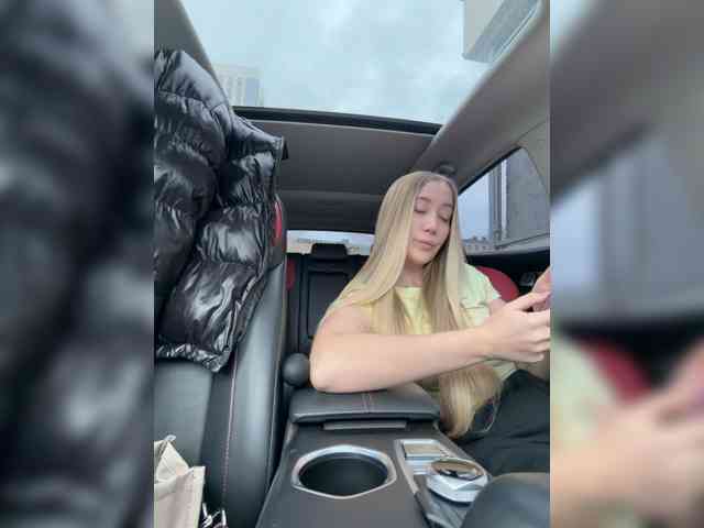 Svetlana____, live webcam girl, age 19, from Россия, streaming now, pijpbeurt, chatten