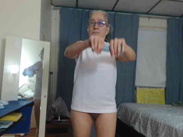 FIXMYASSTOO, live webcam girl, age 68, from UNITED STATES, streaming now, anaal spelen, kontvingeren