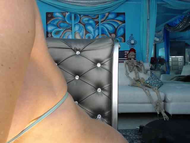 adrianna_fox, live webcam girl, age 46, from USA, streaming now, anaal spelen, kontvingeren
