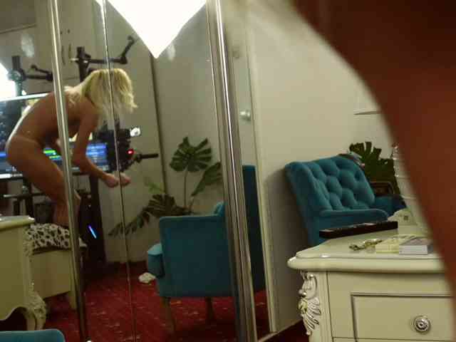 CarmellaAngel, live webcam girl, age 31, from GREECE, streaming now, pijpbeurt, camshow