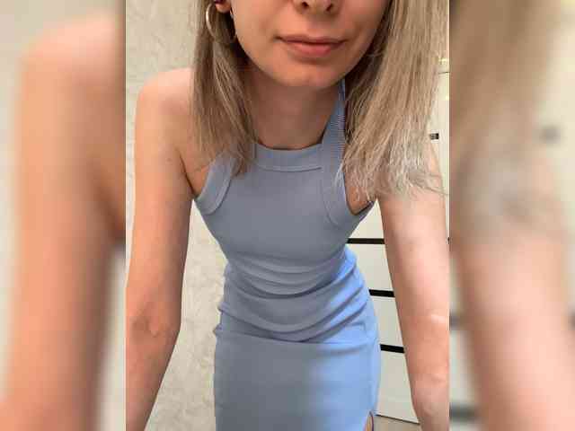 -Christina-, live webcam girl, age 30, from Россия, streaming now, kontvingeren, chatten