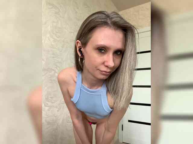 -Christina-, live webcam girl, age 30, from Россия, streaming now, kontvingeren, chatten