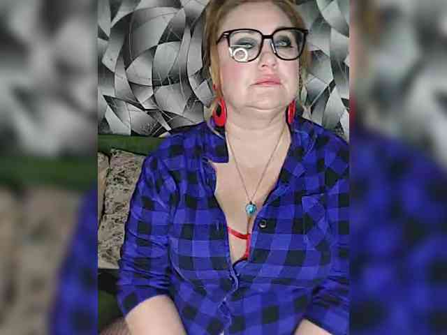 -Your_dream-, live webcam girl, age 43, from RUSSIA, streaming now, pijpbeurt, chatten