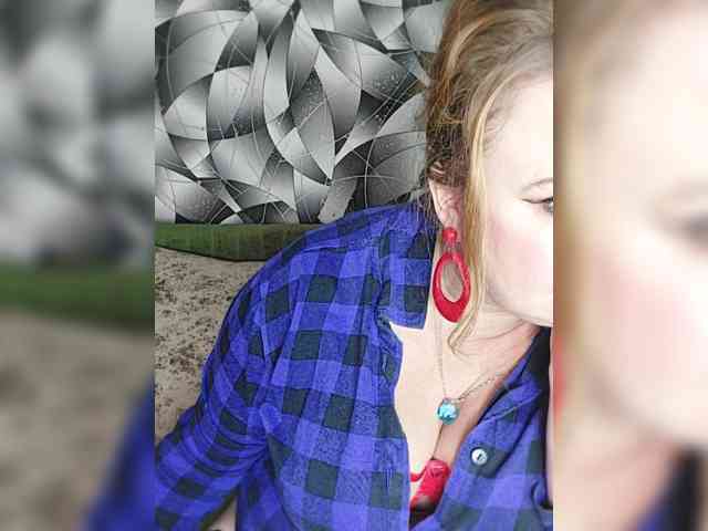-Your_dream-, live webcam girl, age 43, from RUSSIA, streaming now, pijpbeurt, chatten