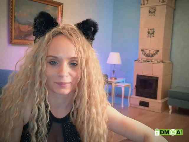 Louise_Dance, live webcam girl, age 41, from Звезда, streaming now, chatten, dansen
