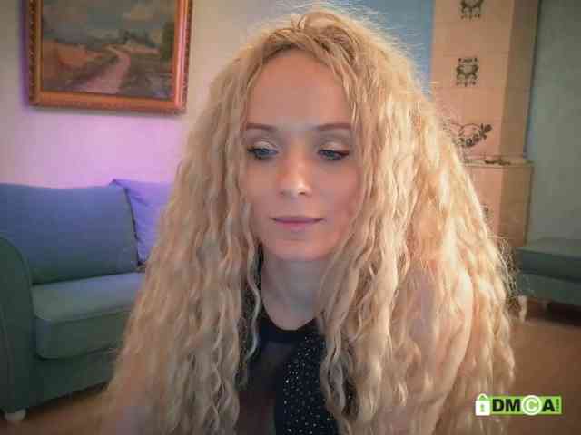 Louise_Dance, live webcam girl, age 41, from Звезда, streaming now, chatten, dansen