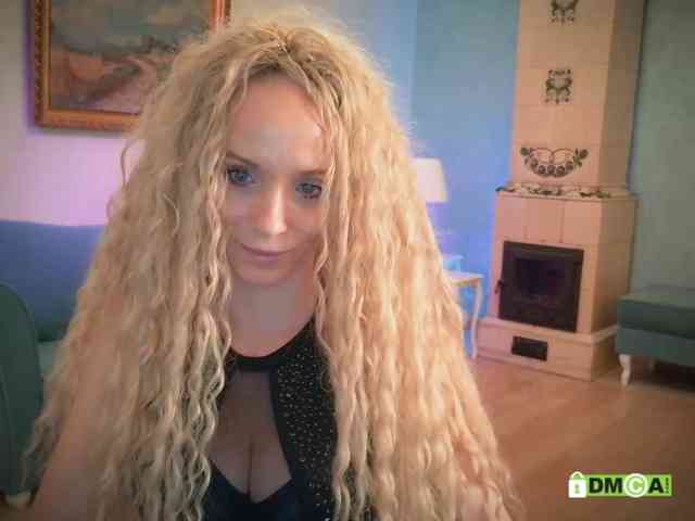 Louise_Dance, live webcam girl, age 41, from Звезда, streaming now, chatten, dansen