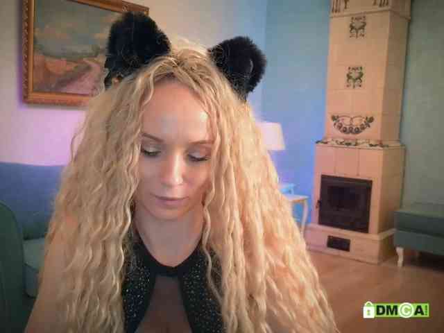 Louise_Dance, live webcam girl, age 41, from Звезда, streaming now, chatten, dansen