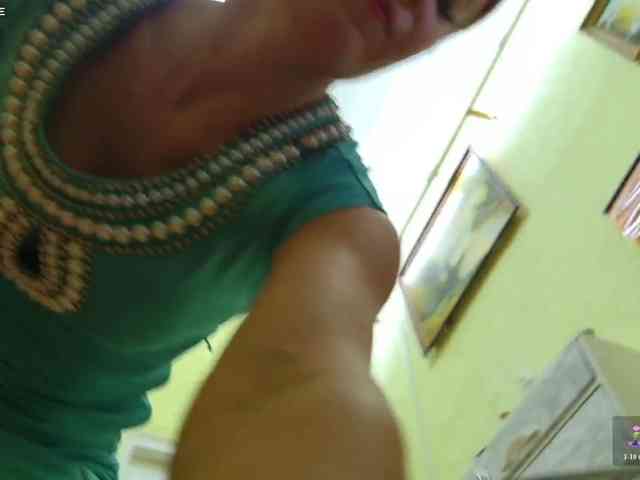 SimaGoldy, live webcam girl, age 42, from RUSSIA, streaming now, anaal spelen, chatten