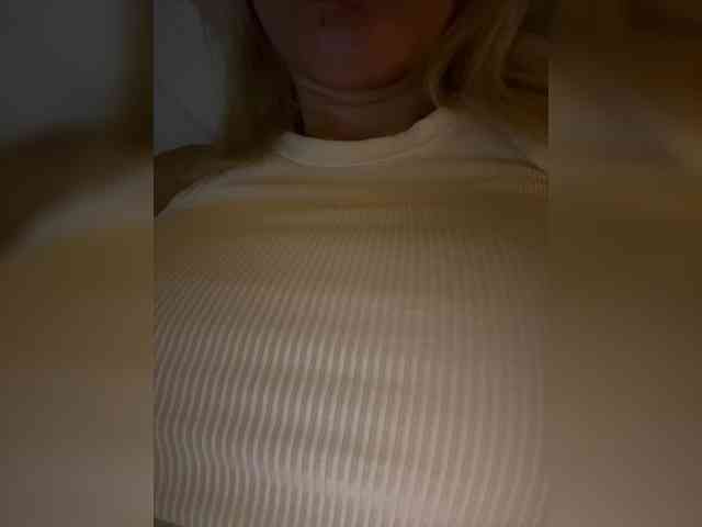 LucyRouse, live webcam girl, age 21, from COLOMBIA, streaming now, anaal spelen, kontvingeren