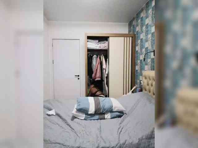 Your_Lilith, live webcam girl, age 44, from BONGACAMS, streaming now, anaal spelen, kontneuken