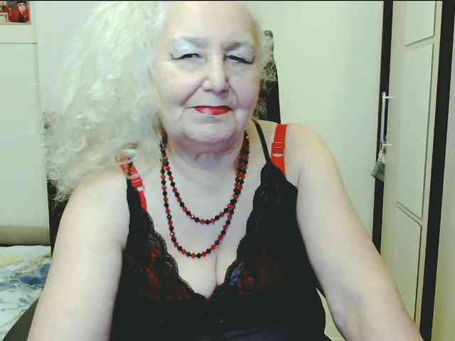 GrannyWants, live webcam girl, age 67, from Россия, streaming now, anaal spelen, kontvingeren
