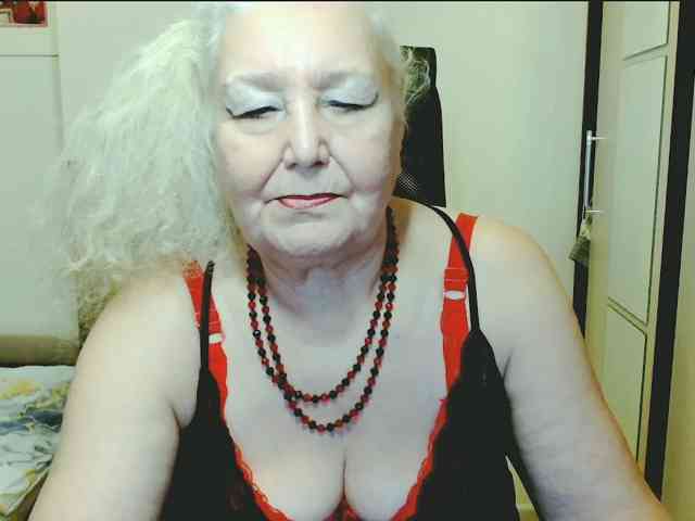 GrannyWants, live webcam girl, age 67, from Россия, streaming now, anaal spelen, kontvingeren