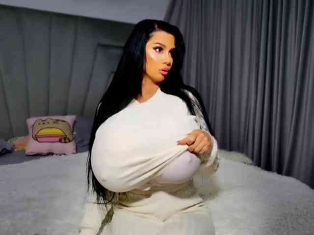 WorshipRita, live webcam girl, age 24, from MAREA BRITANIE, streaming now, pijpbeurt, camshow
