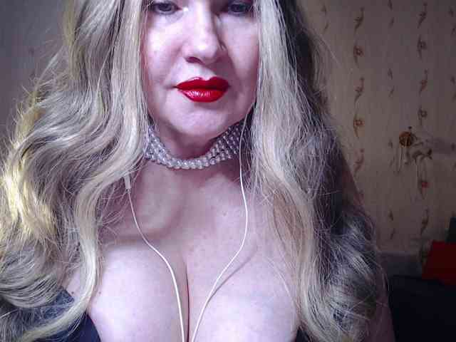 AutumnRene, live webcam girl, age 44, from Россия, streaming now, anaal spelen, kontneuken