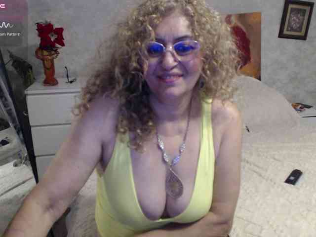 ladydy4u, live webcam girl, age 61, from ROMANIA, streaming now, anaal spelen, aziatische massage