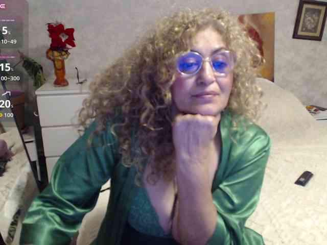 ladydy4u, live webcam girl, age 61, from ROMANIA, streaming now, anaal spelen, aziatische massage